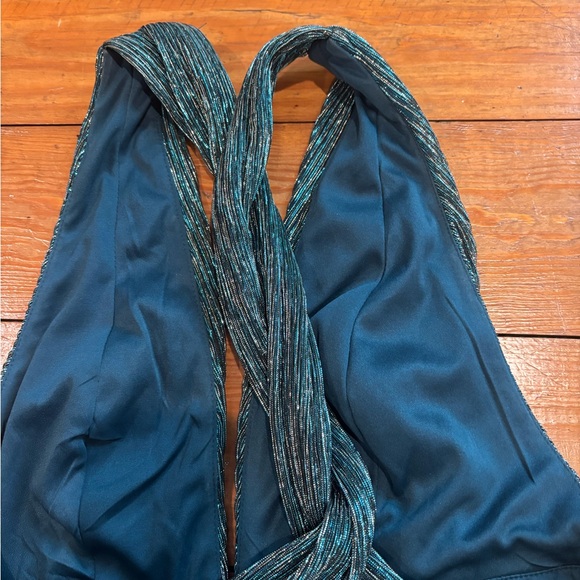 (221) GLITTER LULUS DRESS - Picture 6 of 7